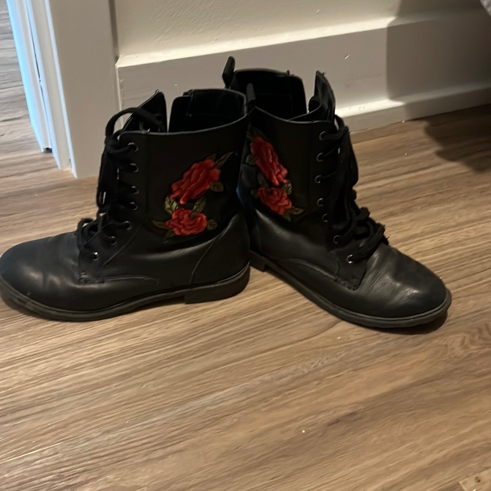 Flower boots